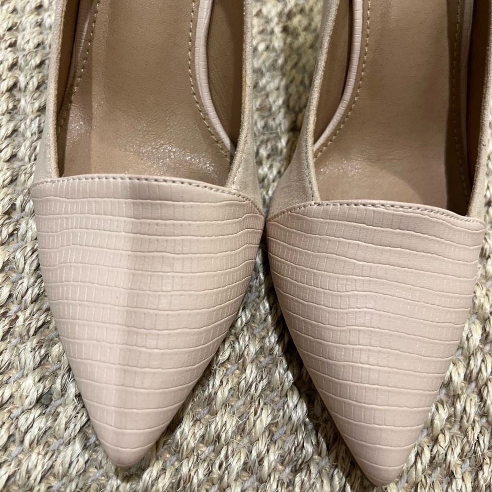 Elegant Nude Textured Women's Pumps